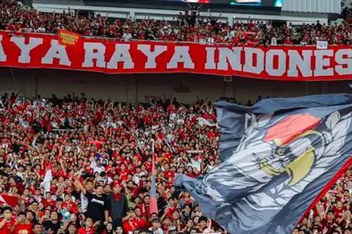 Hành động xấu xí của cổ động viên Indonesia