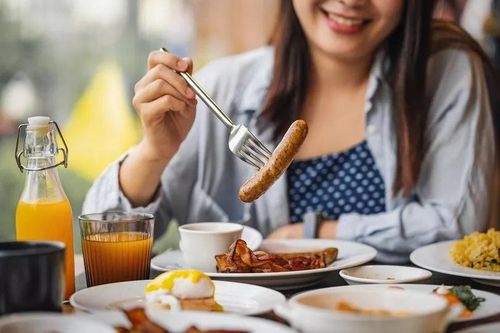 4 kiểu ăn sáng cực hại làm cholesterol tăng vọt