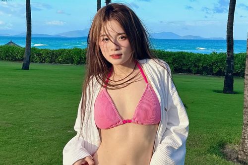 Hội bạn thân toàn hot girl của Ngọc Kem