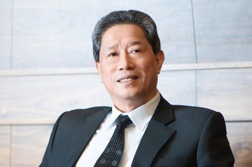 Chủ tịch Ống thép Việt Đức từ nhiệm, sang lô cổ phiếu trăm tỷ cho vợ