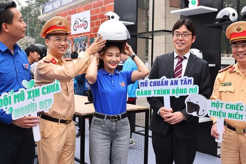 Hà Nội phát động chiến dịch toàn dân đội mũ bảo hiểm đạt chuẩn