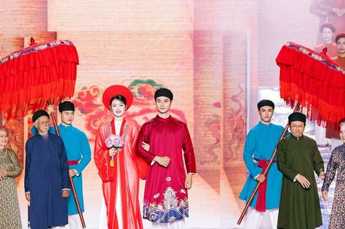 Mỗi bộ áo dài là một câu chuyện, một lát cắt văn hóa