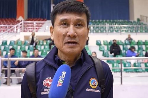 Hàng loạt CĐV Việt Nam tỏ thái độ 'khiếm nhã' đối với HLV của đội bóng chuyền nữ giàu thành tích số 1