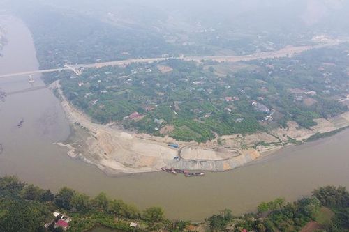Ngào ngạt mùa hoa bưởi bên sông