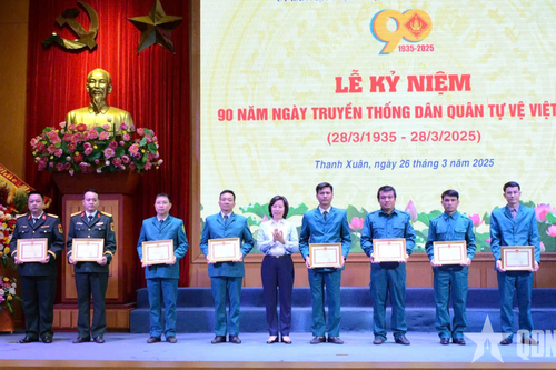 Quận Thanh Xuân kỷ niệm 90 năm Ngày truyền thống dân quân tự vệ