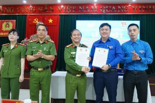 Ký kết chương trình phối hợp triển khai thực hiện Đề án 06