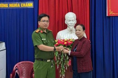 Nghĩa cử quý hơn vàng