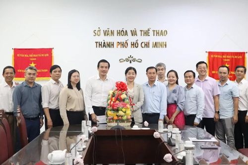 Lãnh đạo Ban Tuyên giáo và Dân vận Thành ủy TPHCM thăm, chúc mừng cá nhân, tập thể ngành thể thao thành phố