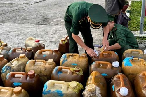 Biên phòng Quảng Ngãi phát hiện 1.000 lít dầu Diesel vận chuyển trái phép