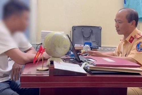 Giao xe cho con gái 6 tuổi điều khiển, bố bị xử phạt