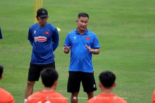 HLV Đinh Hồng Vinh: 'U22 Việt Nam xứng đáng thắng Trung Quốc'