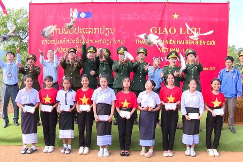 'Tháng Ba biên giới' ở vùng đất lửa Cù Bai