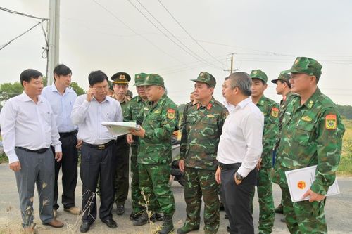 Bí thư Tỉnh ủy Kiên Giang kiểm tra tuyến biên giới Giang Thành