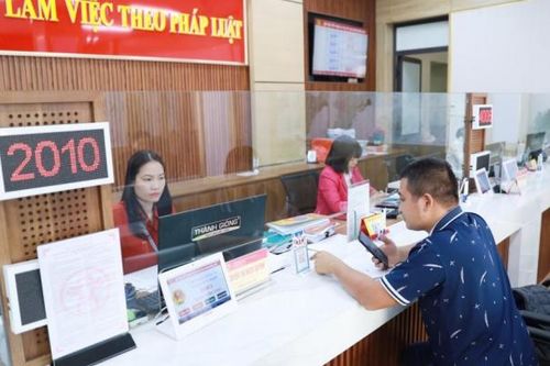 Hà Nội: Công bố đường dây nóng xử lý chậm trễ hồ sơ 'làn xanh'