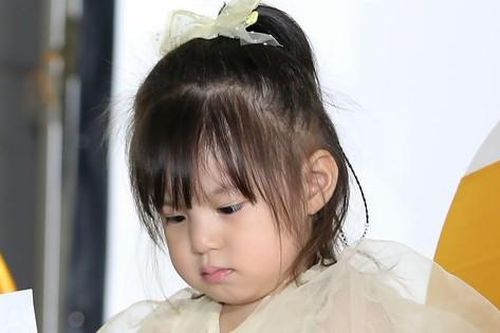 Bé Pam tái xuất
