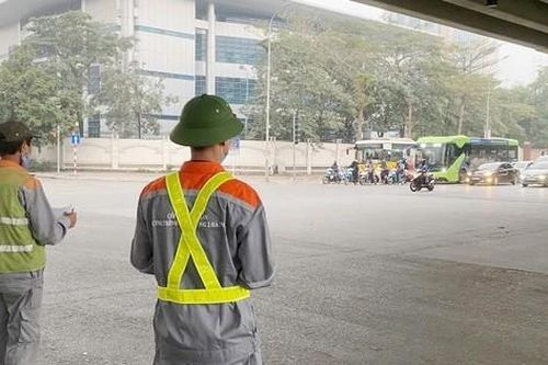 Cận cảnh nút giao đang được đếm xe để tổ chức lại giao thông