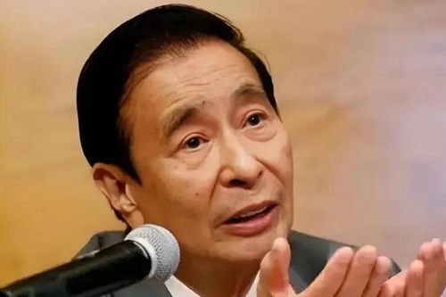 4 lời khuyên quý giá của tỷ phú 97 tuổi dành cho người muốn thành công