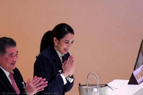 Thủ tướng Thái Lan vượt qua bỏ phiếu bất tín nhiệm