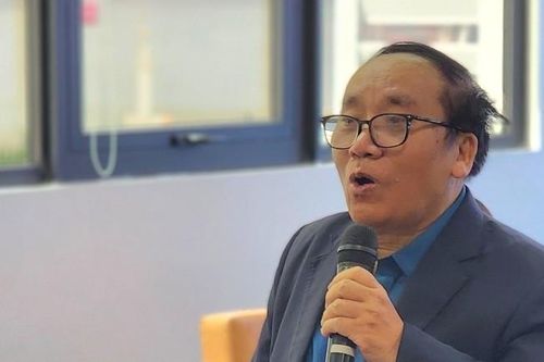 Nhà thơ Trần Đăng Khoa truyền tình yêu biển đảo tới giới trẻ