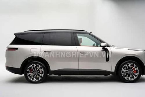 SUV dài hơn 5,2m, công suất 845 mã lực, di chuyển 280 km không cần đổ xăng, nội thất siêu sang, giá chưa tới 1,2 tỷ đồng