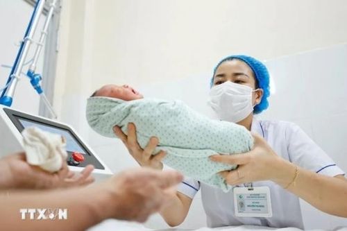 Từ 20/3, đảng viên sinh con thứ ba không bị kỷ luật
