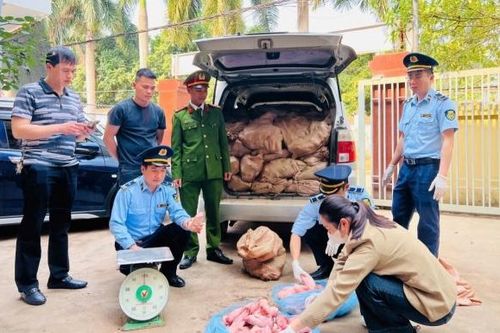 Lạng Sơn: Tạm giữ 1,5 tấn móng giò lợn không nguồn gốc