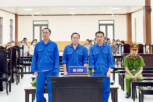 'Nhận hối lộ', 3 cựu cán bộ lãnh án