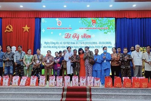 Bệnh viện Đa khoa Khu vực tỉnh An Giang đồng hành cùng cộng đồng