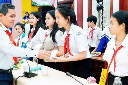 Tạo môi trường an toàn cho trẻ em khi đến lớp