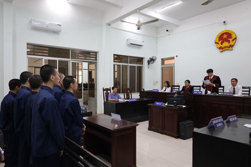 Lãnh án vì uống rượu bia rồi đánh người