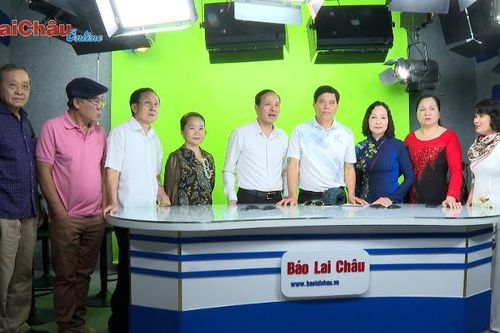 Câu lạc bộ nguyên Tổng Biên tập các Báo Đảng địa phương thăm, làm việc tại Báo Lai Châu