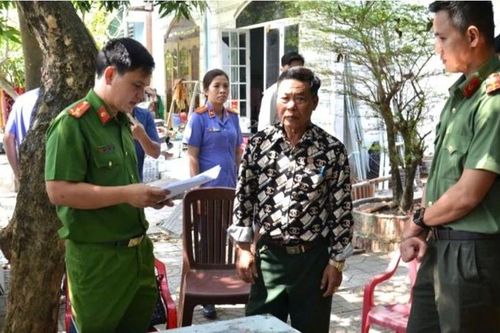 Công, tội phân minh!