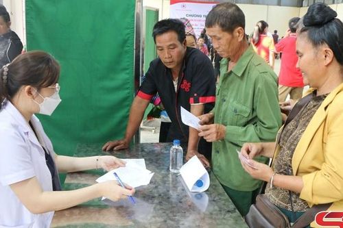 Những thầy thuốc trẻ tình nguyện vì cộng đồng