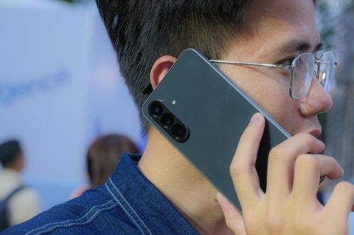 Tất cả các dòng điện thoại Samsung nên mua giá rẻ tại CellphoneS