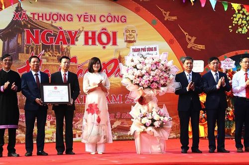 Hội làng dưới chân núi Yên Tử