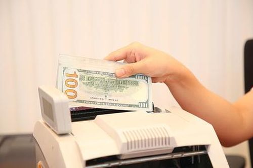 Standard Chartered nâng dự báo tỷ giá USD-VND