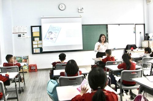 Học sinh Times School Khai Sơn lan tỏa thông điệp bảo vệ bản thân qua hoạt động 'Cả trường cùng đọc sách'