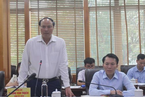 Phó Chủ tịch UBND tỉnh Hoàng Văn Thạch làm việc với Ban Quản lý Dự án đường Hồ Chí Minh