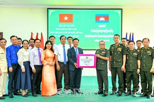 Thăm, chúc tết Bộ Tư lệnh Hiến binh và Cục Phát triển, Quân đội Hoàng gia Campuchia