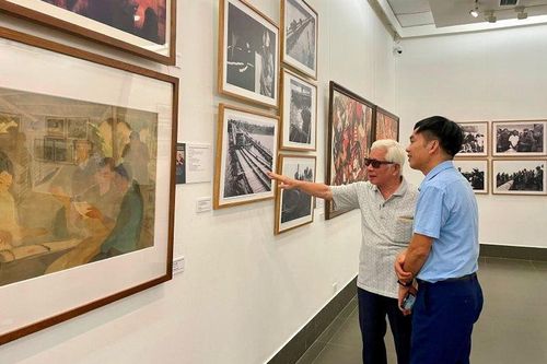 Triển lãm Mỹ thuật kỷ niệm 50 năm ngày đất nước thống nhất