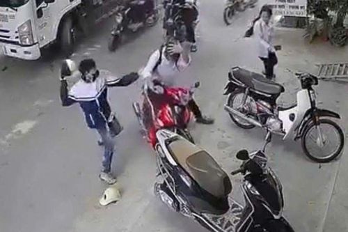 Vụ nam sinh ở Thái Bình bị bạn đánh gục ngã xuống đường: Hé lộ nguyên nhân