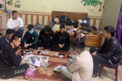 'Đột kích' sòng bầu cua, thu giữ gần 200 triệu đồng