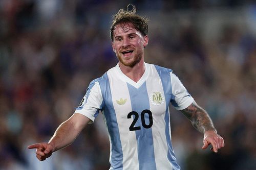 Không cần Messi, Argentina vẫn đè bẹp Brazil