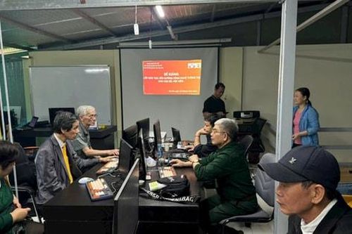Trang bị kiến thức công nghệ thông tin cho người khuyết tật quận Tây Hồ