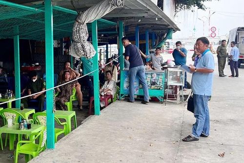 Khởi tố kẻ chém trọng thương nhân viên bến phà tội giết người