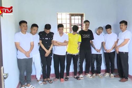 'Đột kích' sòng bạc, thu giữ 200 triệu đồng