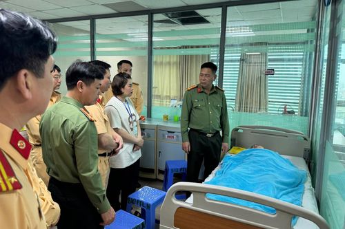 Bị kiểm tra giao thông, đối tượng lao xe vào người chiến sỹ trực chốt gây thương tích