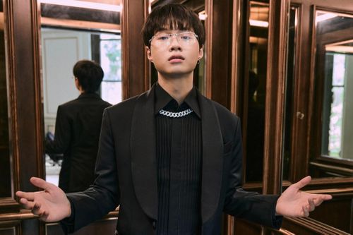 Người nổi tiếng bị 'giám khảo online' chấm điểm tiếng Anh