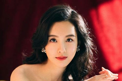 Trần Đô Linh thoát mác 'bình hoa di động'