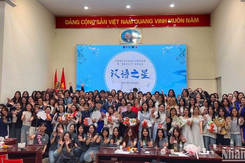 Sinh viên khoe tài tại Chung kết cuộc thi 'Nói giỏi tiếng Hán' năm 2025